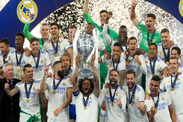 دانلود مستند Real Madrid The White Legend 2022 رئال مادرید: افسانه سفید با زیرنویس فارسی چسبیده